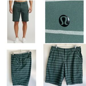 Lululemon Athletica Kahuna Shorts Green White Stripe Size 34